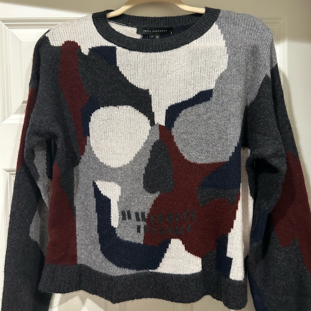 SKULL CASHMERE camo skull crew neck sweater NWT. Size small